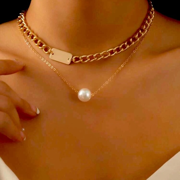 👑NEW WOMEN’S LAYERED GOLD NECKLACE! - Picture 3 of 4